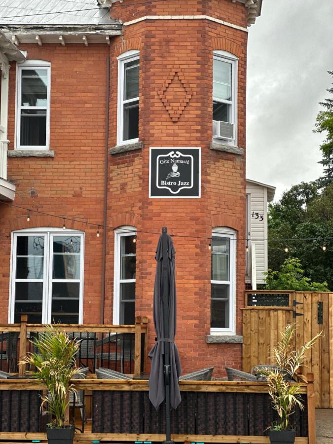 Auberge Et Bistro Namaste Lachute Eksteriør bilde
