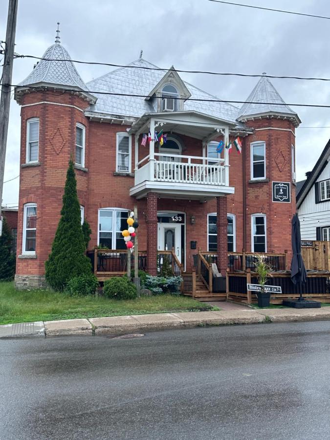 Auberge Et Bistro Namaste Lachute Eksteriør bilde