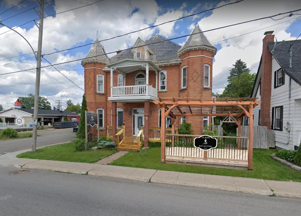 Auberge Et Bistro Namaste Lachute Eksteriør bilde